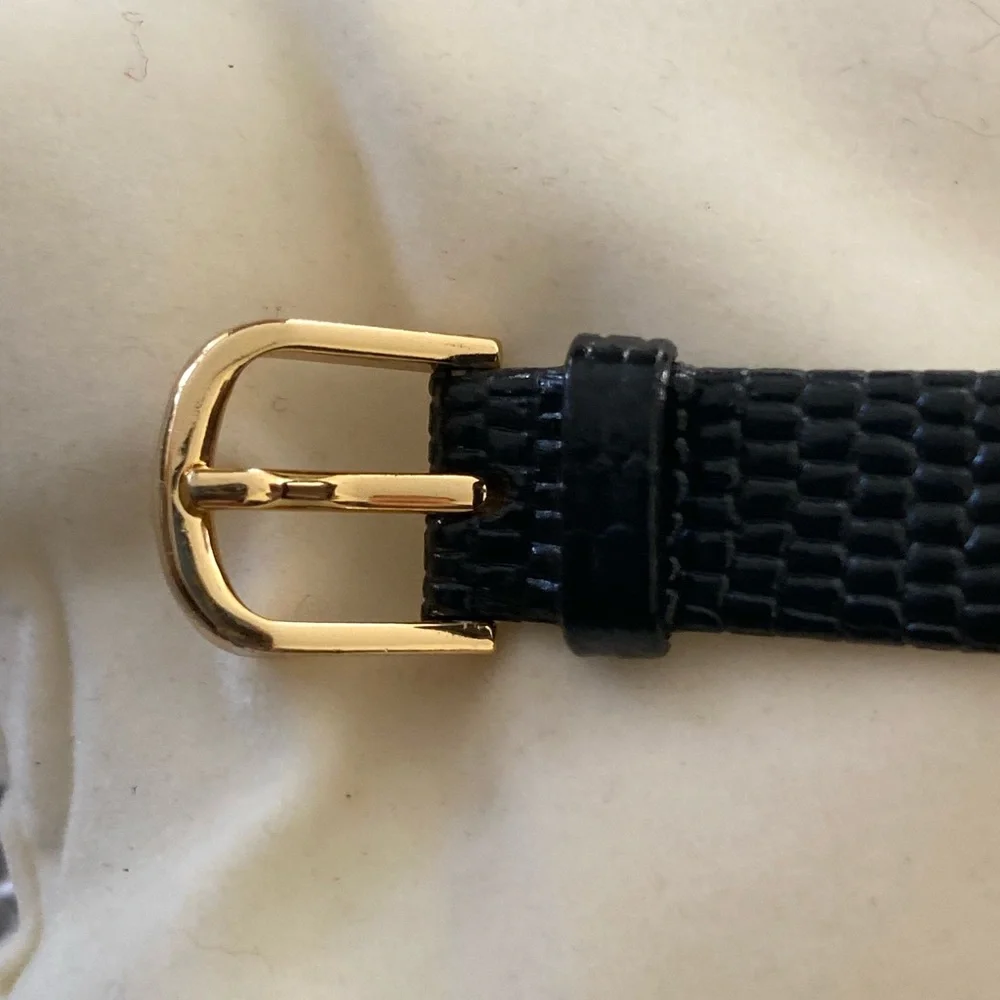 🌷sold🌷Givenchy Ladies watch - Picture 7 of 8